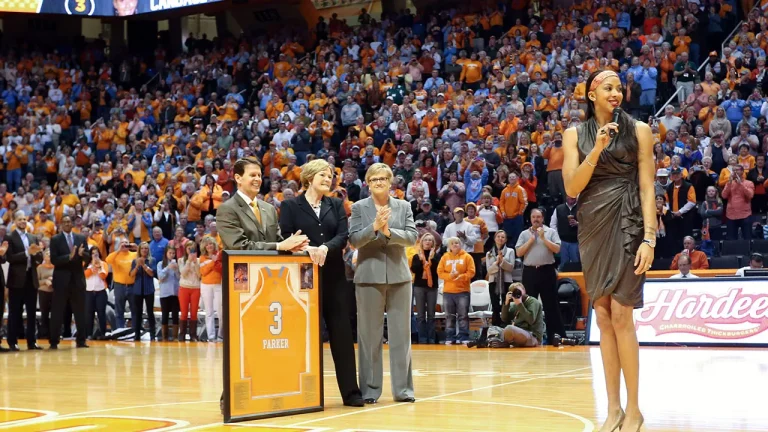 Teary-eyed ex-Tennessee star Candace Parker reflects on Pat Summitt’s legacy