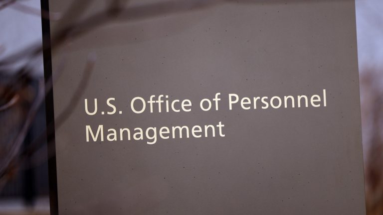 OPM alters memo but doesn’t reverse probationary worker firings : NPR