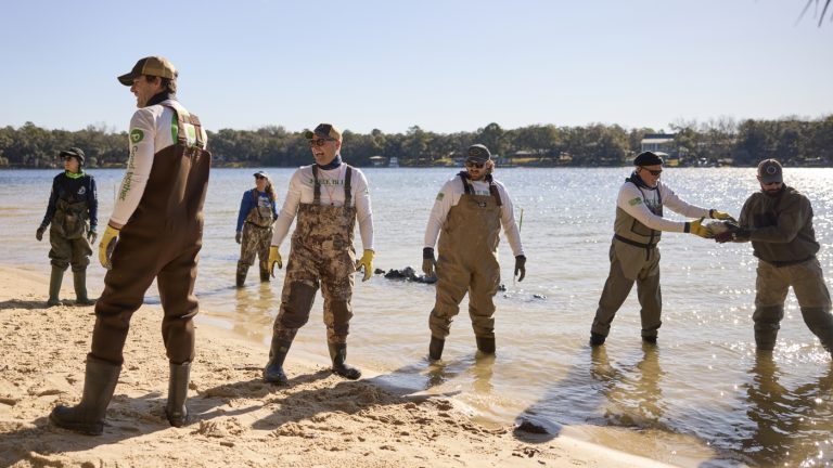 Former Navy SEALs say they’re making marine conservation cool : NPR