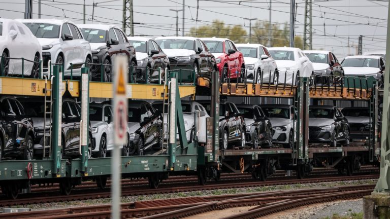 Trump is giving automakers a break on tariffs : NPR