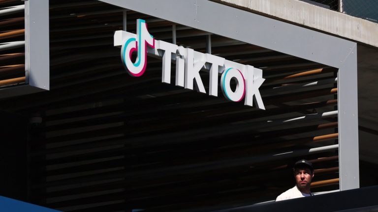White House reviewis proposal to lease TikTok algorithm : NPR
